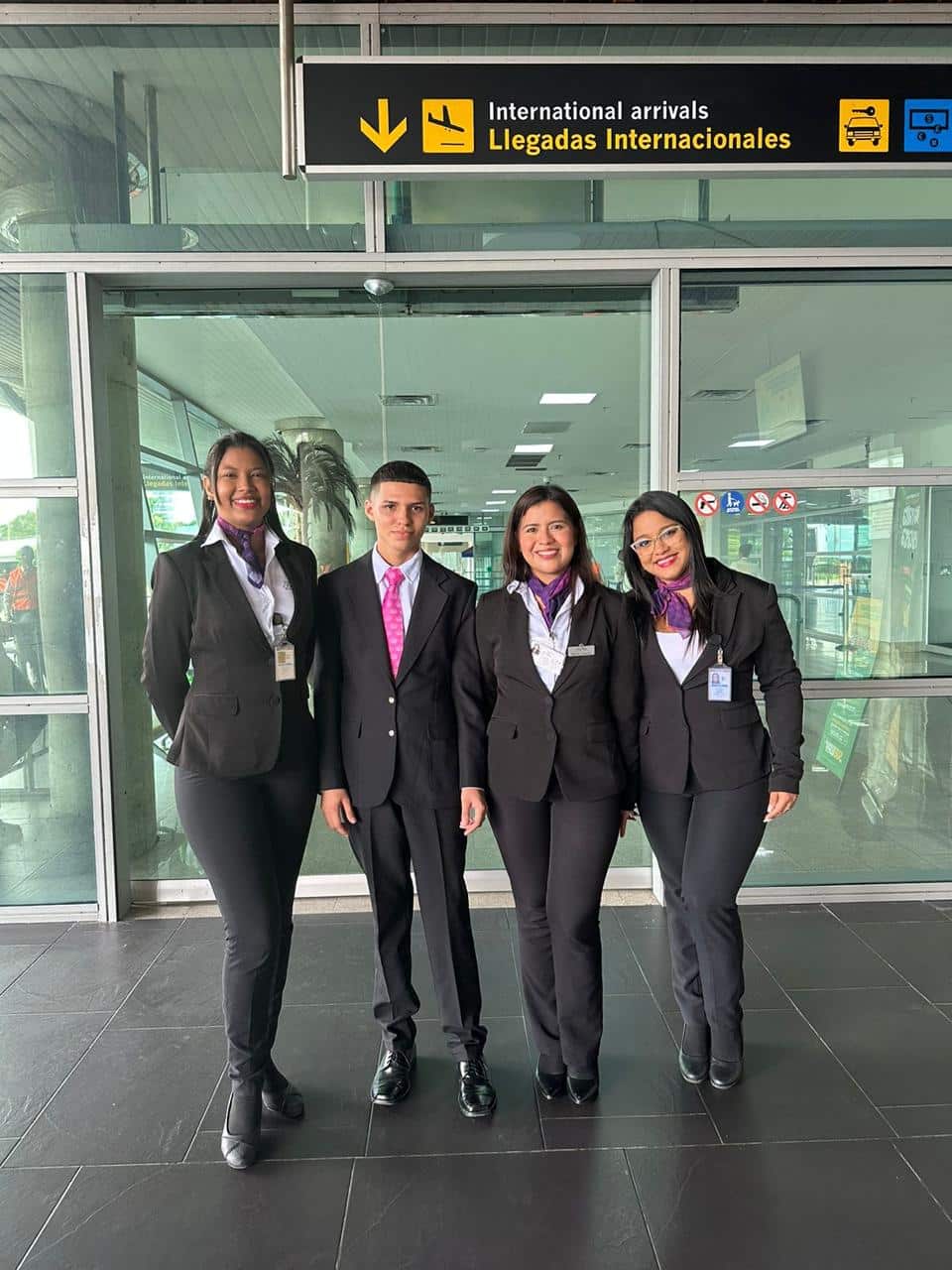 Hosts for VIP airport arrival services cartagena